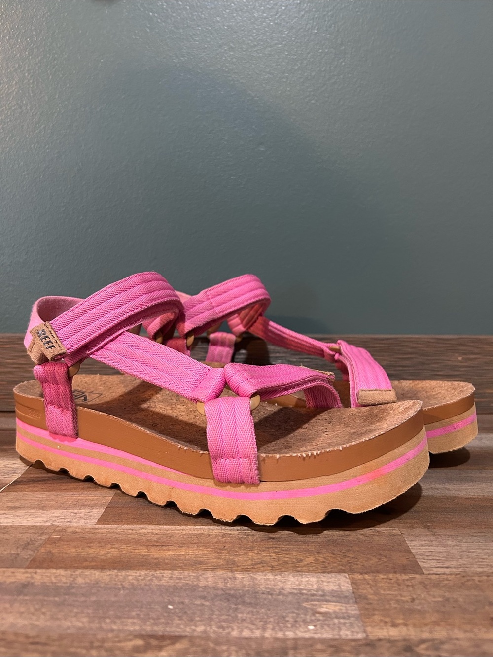 Reef Cushion Rem Hi Platform Sandals Pink Women’s Size 8 - Picture 3 of 9